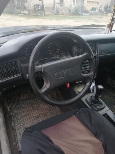 Audi: Audi 80: 1.6 l | 1991 year Limousine
