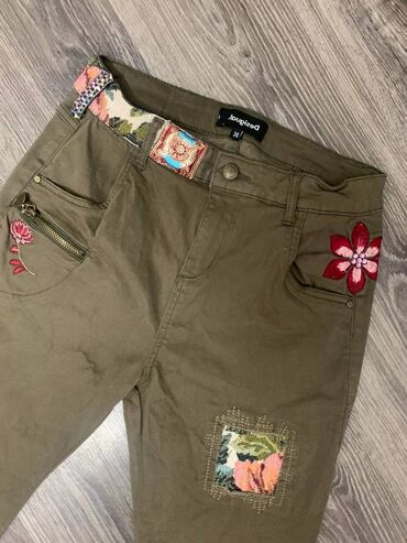 Farmerke: Original Desigual moderne farmerke sa vezenim zakrpama i drugim — 10