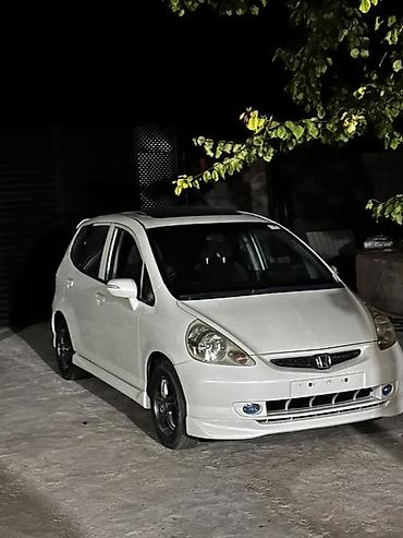 Продажа авто: Honda Fit: 2002 г., 1.3 л, Вариатор, Газ, Хэтчбэк — 5