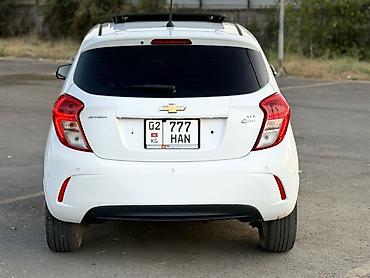 купить тахо: Chevrolet Spark: 2016 г., 1 л, Вариатор, Бензин, Хэтчбэк — 3