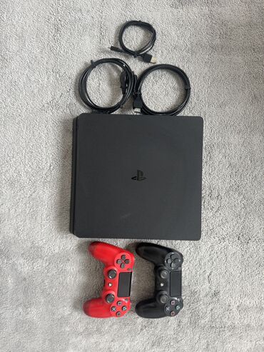 Видеоигры и приставки: Sony PlayStation 4 Slim в идеальном состоянии. В комплекте: кабель