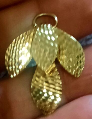 Zərgərlik dəstləri: Dəstə daxildir: Üzük, Sırğa, Sarı qızıl, 585 Əyar, 1112 g — 4