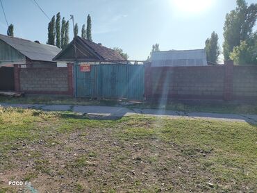 срочно продаю участок газ канализация есть: Времянка, 22 кв. м, 3 бөлмө, Менчик ээси