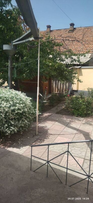 продаю дом район кызыл аскер: Дом, 100 м², 5 комнат, Агентство недвижимости, Косметический ремонт