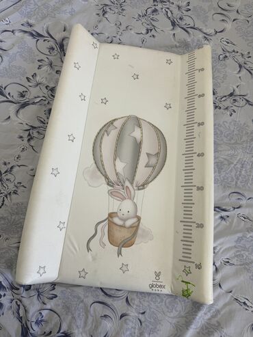 постельное белье детское полуторное: Продаю пеленальный матрасик/доска ☺️ + ростомер 😎. Почистить помыть