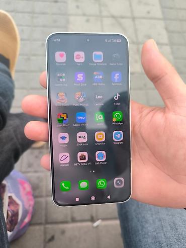 redmi telefon: Poco F7, rəng - Gümüşü, Sensor — 2