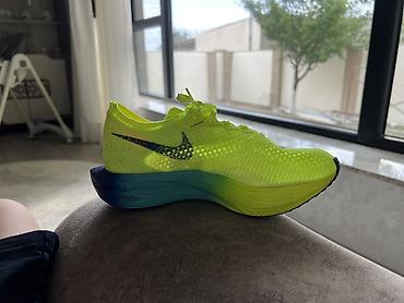 bot kar: Nike ZoomX Vaporfly Next% 3 (Fast Pack renk modeli). 36,5 ölçü — 2