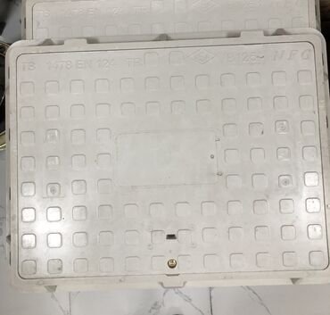 Beton kanalizasiya qapaqları: Dairəvi və kvadrat formalarda mövcud olan bu lük qapaqları müxtəlif — 4