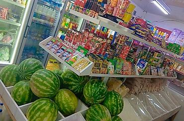 хлебная полка: Полка для продуктового магазина ширинаи длина 3м — 4