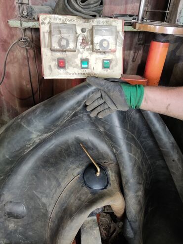 Другие тракторы: Ремонт грузовые камеры
Установка вентил (сасок) — 5