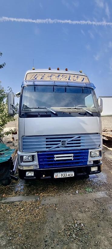 howo 310: Грузовой автомобиль Volvo (седельный/бортовой тягач с будкой) — 2