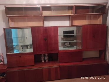 фальшивые деньги купить: Продаю два серванта в хорошем состоянии, стекла и зеркала целые. цена
