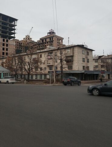 сдается 2 комнатная квартира в джале: 2 бөлмө, 43 кв. м, Хрущевка, 2 кабат, Эски ремонт