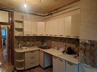 yumurta satışı: Tez satilir. kuxna mebelidi. 150 azn asagi yeri var . xirdalandadi