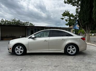 Chevrolet: Chevrolet Cruze: 1.4 l | 2015 il 289000 km Sedan — 4