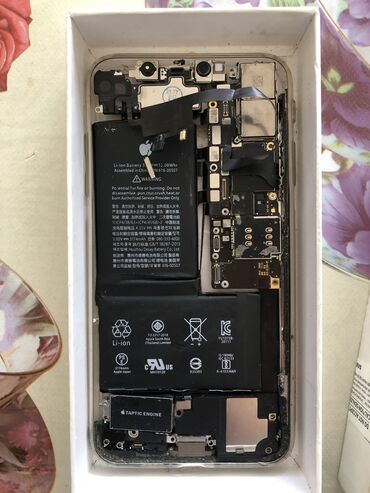 Apple iPhone: IPhone Xs Max, 512 GB, Ağ, Simsiz şarj, Face ID