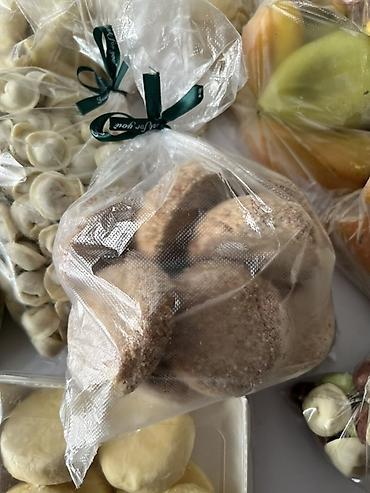 пакет большой: Домашние полуфабрикаты ручной лепки (замороженные), в прозрачных — 7