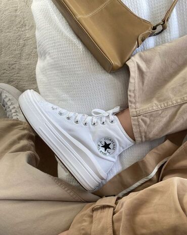Women's Sneakers and athletic shoes: Converse белый на платформе Одевала 3-4 раза в идеальном состоянии — 3