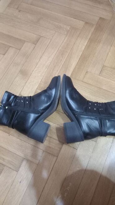 Gležnjače: Gležnjače, Opposite, 38 — 4