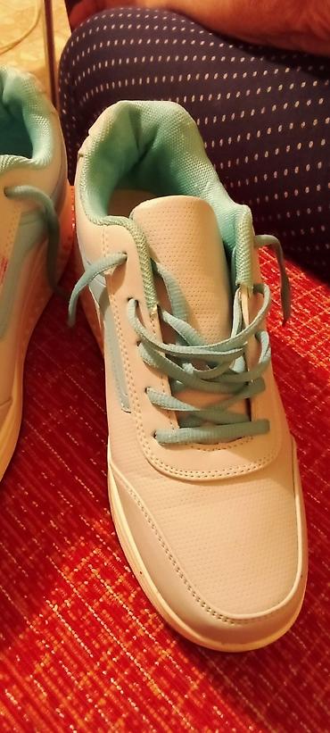 shoes: Sportske patike – bele sa svetloplavim detaljima - Dizajn: klasičan — 2
