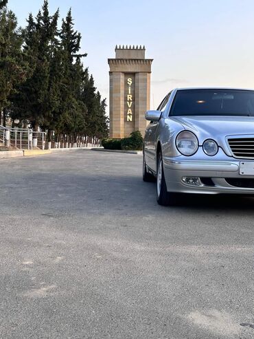 240 mercedes benz: Mercedes-Benz E 200: 2 l | Sedan