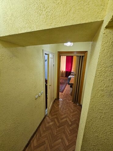 узак монотко квартира керек: 2 бөлмө, 30 кв. м, 105-серия, 3 кабат, Эски ремонт
