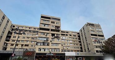 6 ci mkr da evler: Bakı, 3 otaqlı, Köhnə tikili, m. Gənclik, 85 kv. m — 1
