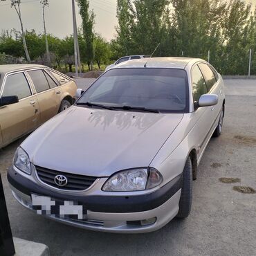 Toyota: Toyota Avensis: 2002 г., 1.8 л, Механика, Бензин, Хэтчбэк