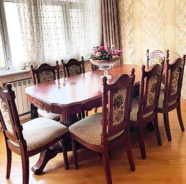 600 AZN masa desti satılır.Yaxsi veziyyetdedir.8stulu var Ünvan Yeni