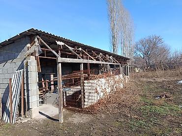 Продажа домов: Продаётся жилой дом с участком. - Капитальный двухэтажный дом из — 4