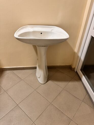 пьедесталом раковина с: Раковина для ванной, Особенности: Глянцевое, Материал: Керамика