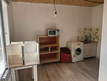 Комнаты: Сдается небольшое жилое помещение с отдельной кухонной зоной и — 1