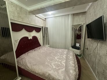стол в стиле прованс: Двуспальная кровать, Шкаф, Б/у