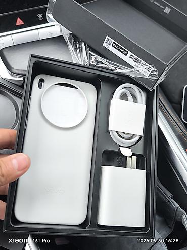Уюлдук телефондор жана аксессуарлар: Vivo X300, Жаңы, түсү - Ак — 4