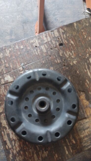 Şkivlər, roliklər: Avtomobil kondisionerinin muftası. Bu, kondisioner sisteminin bir — 10