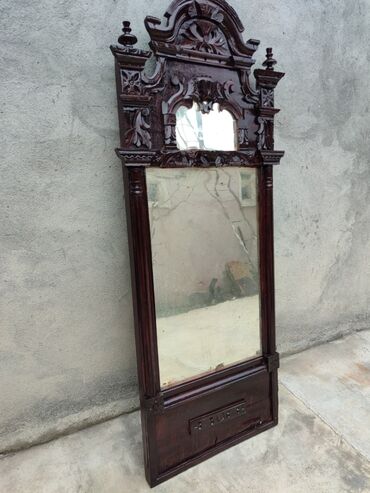 ev əşyaları işlənmiş: Əntiq mebel
