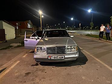 w124: Mercedes-Benz W124: 1993 г., Механика, Седан — 3