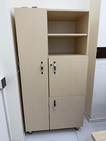 dolabi: Açıq rəngli, çox bölməli ofis/ev dolabı 6 ədəd əldə var. 1 ədədi 120 — 2