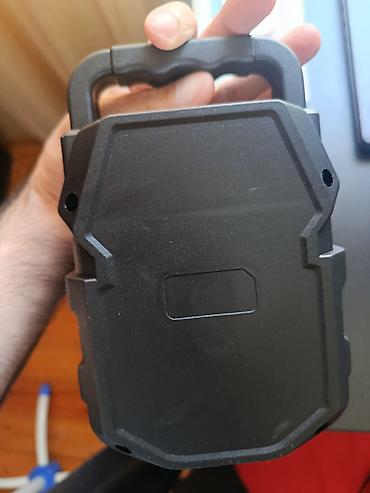 Daşınan Bluetooth akustik kolon - Kompakt və tutacaqlı dizayn: yüngül