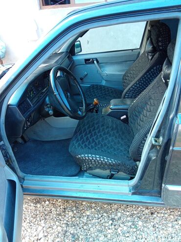 Mercedes-Benz: Mercedes-Benz 190: 1.8 l | 1991 il Sedan
