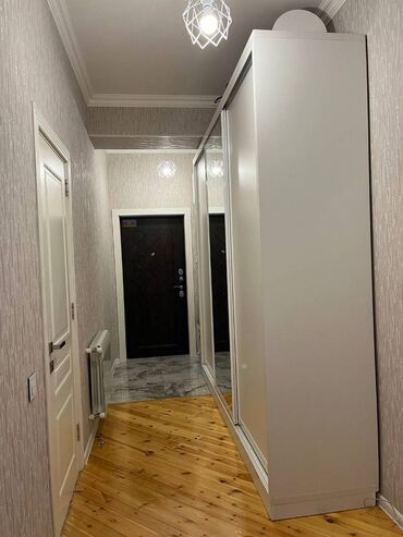 Uzunmüddətli kirayə mənzillər: Nərimanovda Təhsil Nazirliyinin yanında 17 mərtəbəli binanın 13-cü — 8