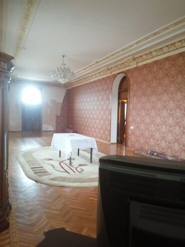 Həyət evləri və villaların satışı: 12 otaq, 600 kv. m, Kredit yoxdur, Orta təmir — 13