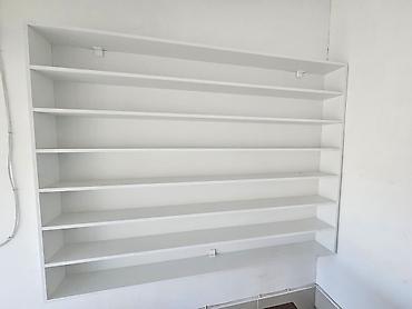 salon mebeli islenmis: Etir kasmetika vitrini tecli satlır yenidir işlenmiyib ünvan şemkir — 1