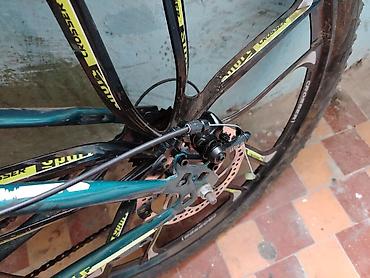 Dağ velosipedləri: Crosser dağ velosipedi Xüsusiyyətlər: - Alüminium hardtail çərçivə — 8