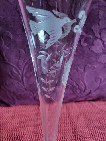 Čaše: Case nove za vino sa gravurom iz 2000te. Komada. 4 Visina. 25cm na lalafo.rs — 5 Čaše: Case nove za vino sa gravurom iz 2000te. Komada. 4 Visina. 25cm — 5