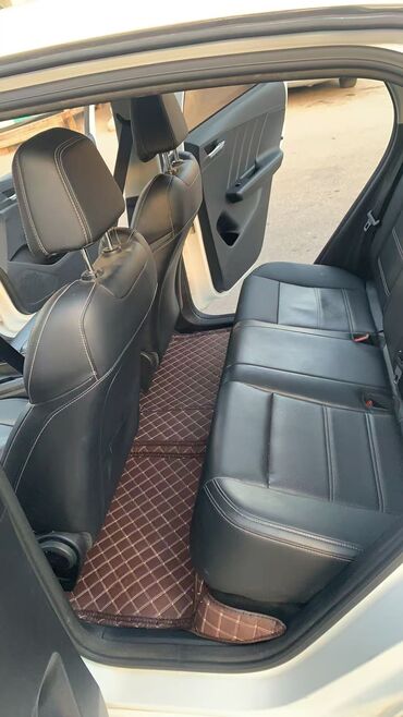 BYD: BYD : 2020 г., 3 л, Типтроник, Электромобиль, Седан