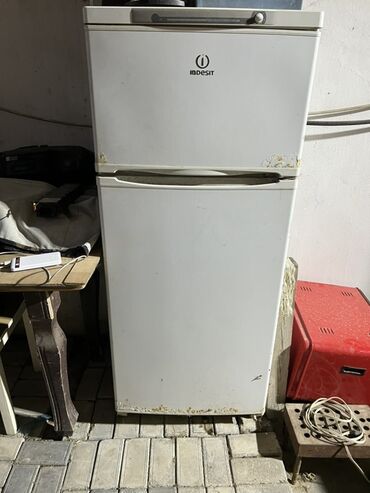 Plitələr və bişirmə panelləri: İşlənmiş 2 qapılı Indesit Soyuducu Satılır, rəng - Ağ, Dispenserli