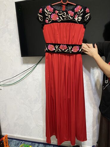 платье красное: Вечернее платье, Длинная модель, Шелк, Без рукавов, S (EU 36)