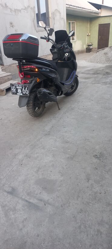 Скутеры: Макси-скутер 150 куб. см, Бензин, Б/у — 7