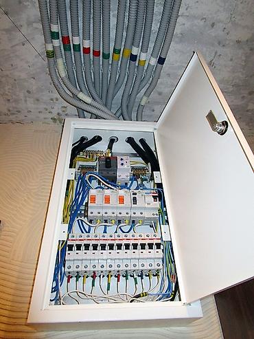 Электрики: Электрик | Установка стиральных машин, Демонтаж электроприборов, Монтаж видеонаблюдения Больше 6 лет опыта — 3